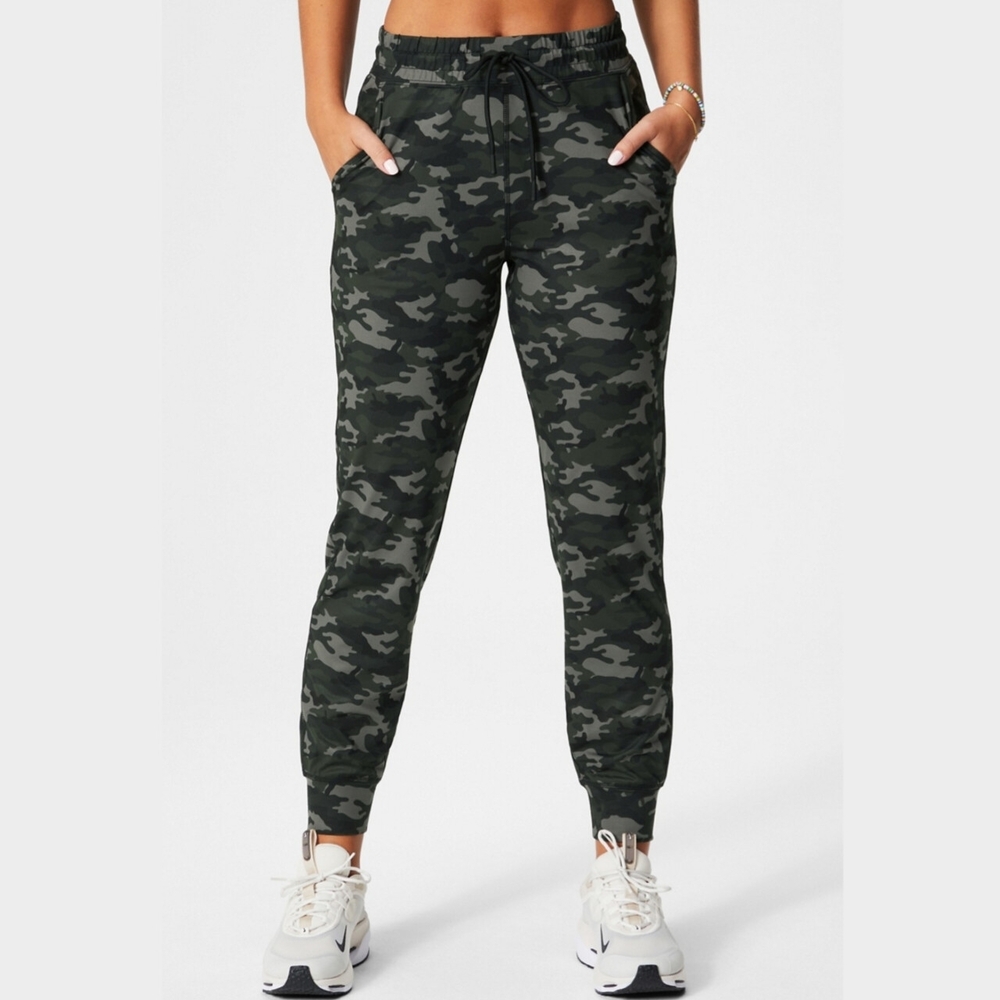 Fabletics Camo Jogger Pants | Size Large